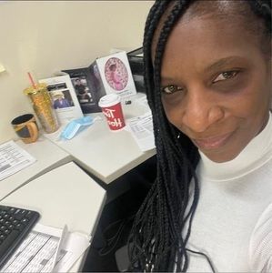 Meet your Posher, Queenliz